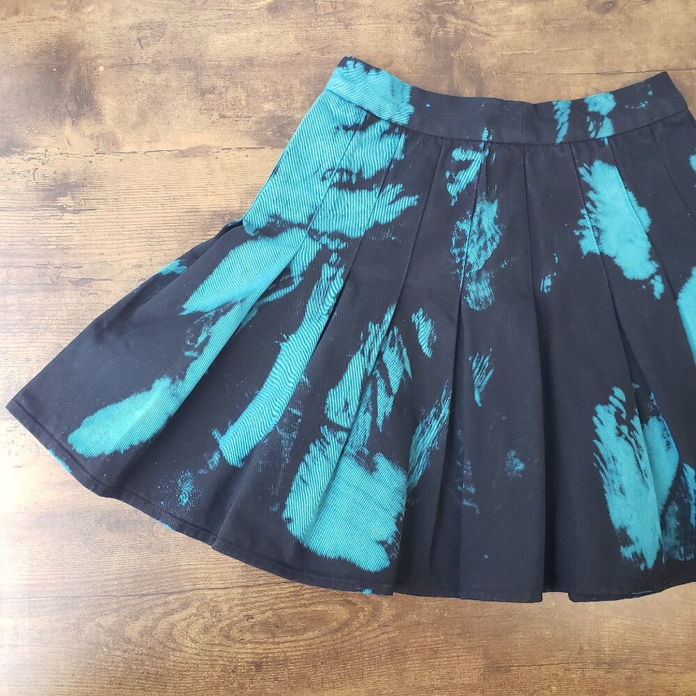 Black & Blue Current Mood mini kilt Love or Confusion from Monster High Wardrobe - Picture 1 of 6